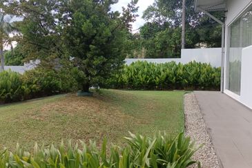 Single storey bungalow in taman duta