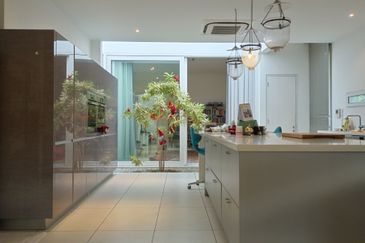 Single storey bungalow in taman duta