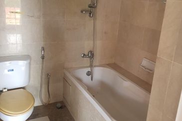 6 x link bungalow @ taman duta Kenny hills for sale 