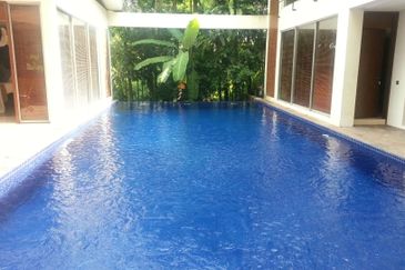 3 storey resort bungalow @ bukit tunku kenny hills for sale