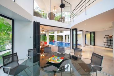 3 storey resort bungalow @ bukit tunku kenny hills for sale