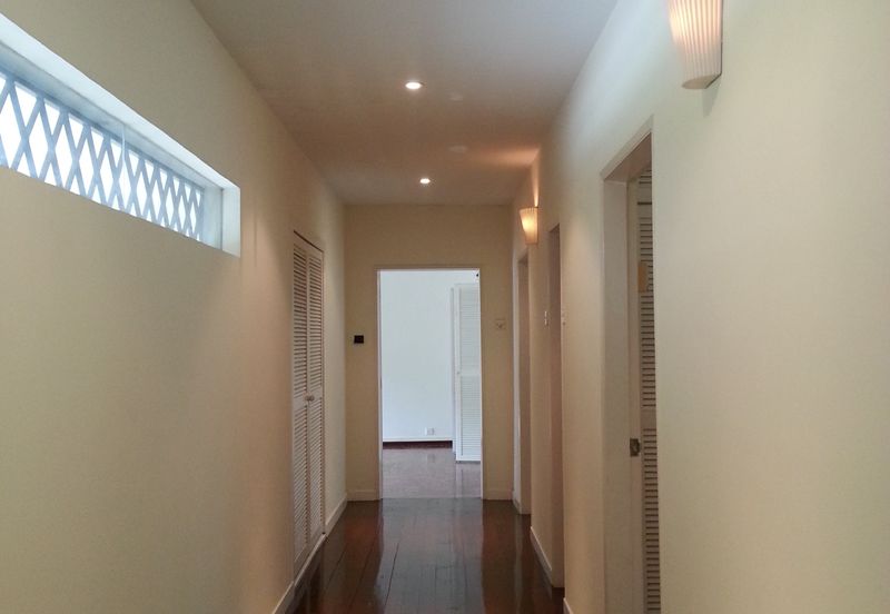 Single storey  Bungalow to let in bukit tunku