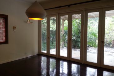 Single storey  Bungalow to let in bukit tunku