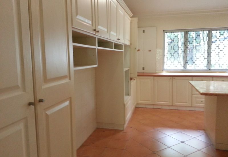 Single storey  Bungalow to let in bukit tunku