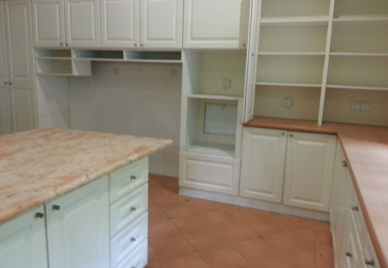 Single storey  Bungalow to let in bukit tunku