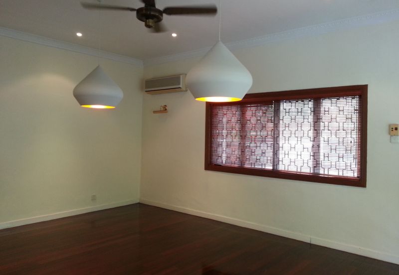 Single storey  Bungalow to let in bukit tunku