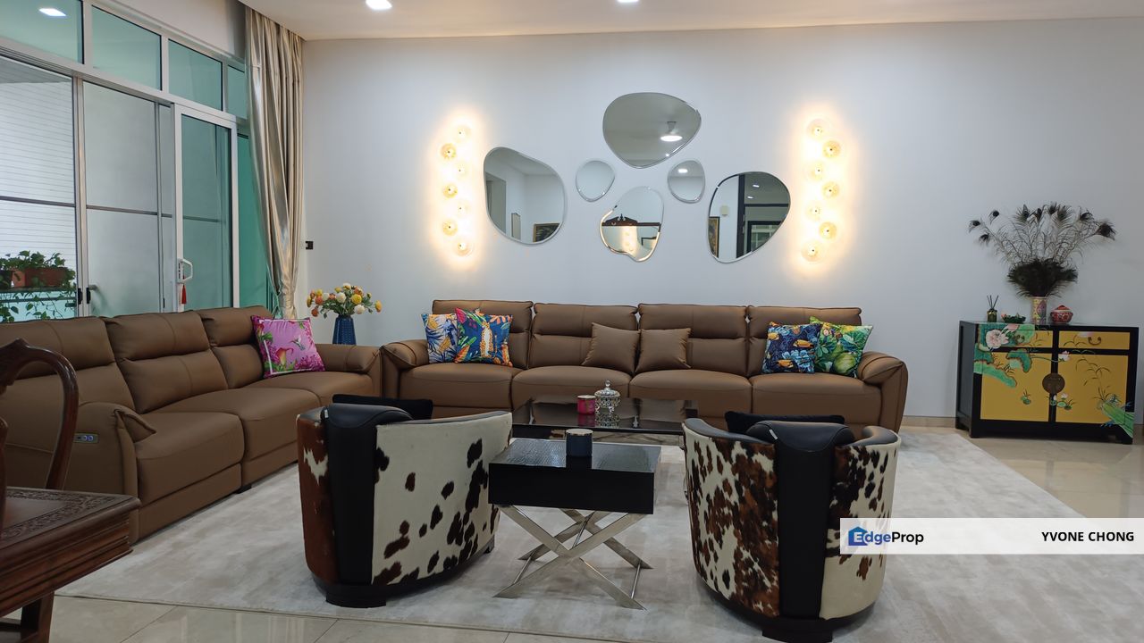 Fully furnished tip top condition for sale at the pearl KLCC, Kuala Lumpur, KLCC