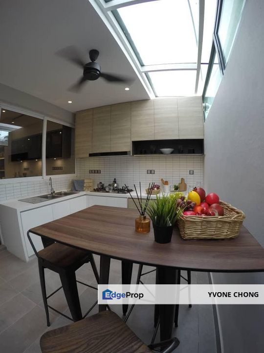 link Villa at east residence klgcc to let, Kuala Lumpur, Damansara