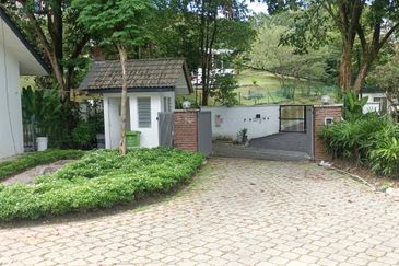 Single storey  Bungalow to let in bukit tunku