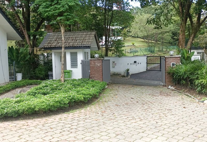 Single storey  Bungalow to let in bukit tunku