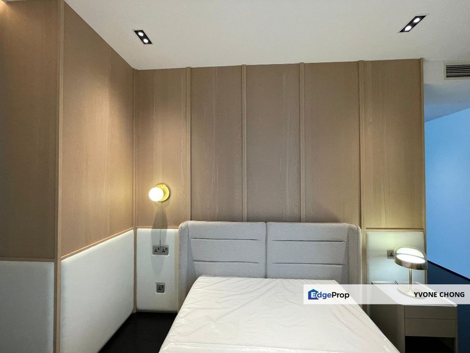 Super high floor at four season condo, Kuala Lumpur, KLCC