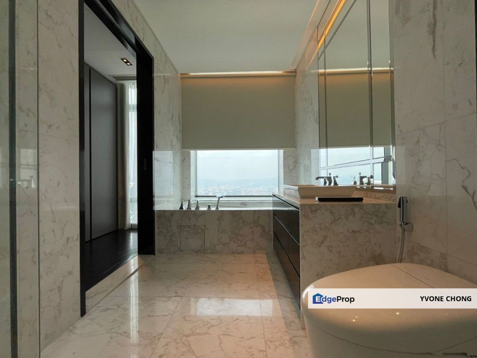 Super high floor at four season condo, Kuala Lumpur, KLCC