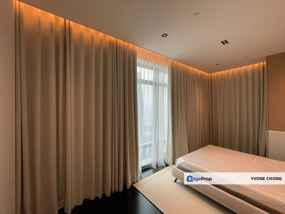 Super high floor at four season condo, Kuala Lumpur, KLCC
