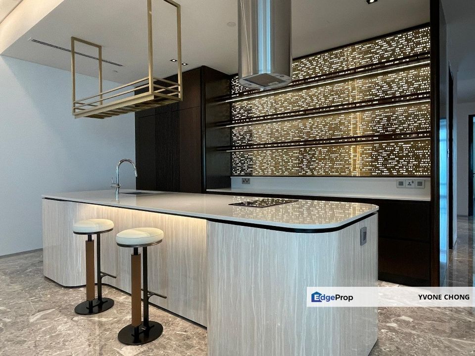 Super high floor at four season condo, Kuala Lumpur, KLCC