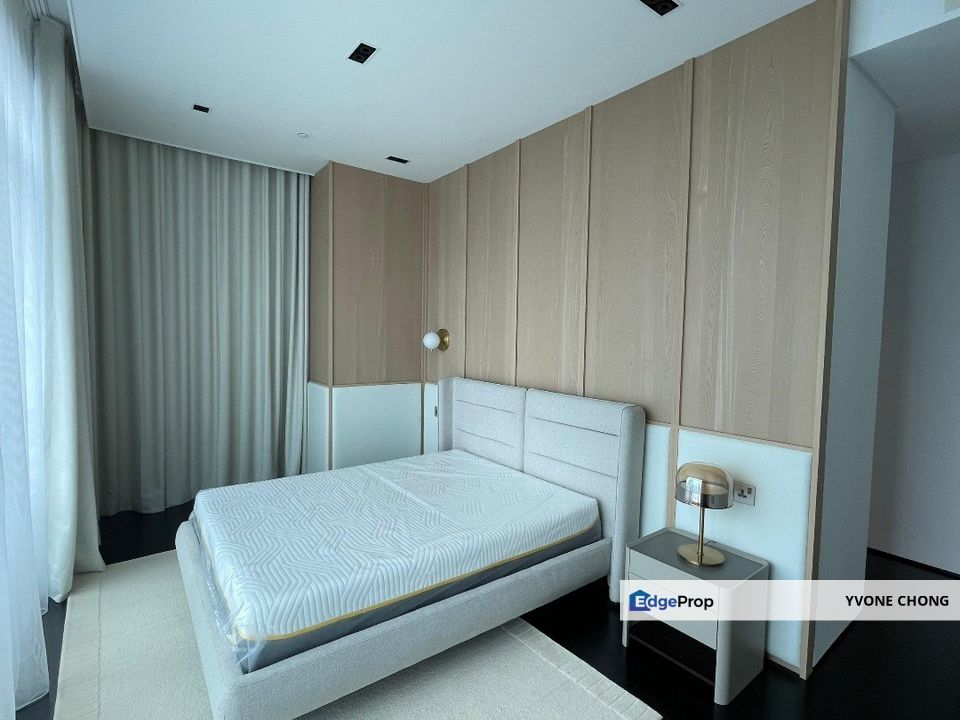 Super high floor at four season condo, Kuala Lumpur, KLCC