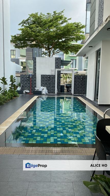 3 storey bungalow with swimming pool, shah alam, Selangor, Setia Alam/Alam Nusantara