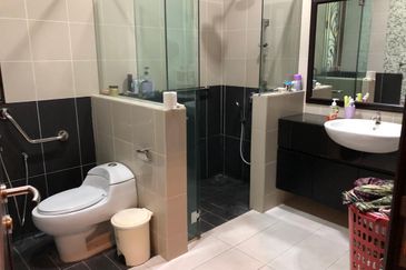 Country Heights Kajang 2 storey bungalow wt pool