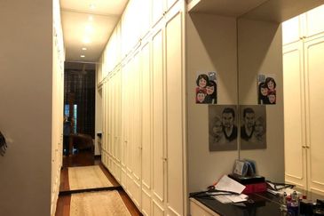 Country Heights Kajang 2 storey bungalow wt pool