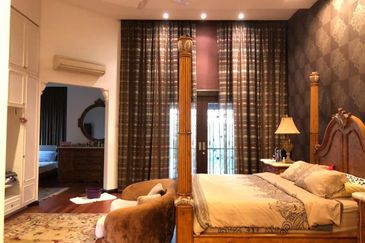 Country Heights Kajang 2 storey bungalow wt pool