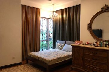 Country Heights Kajang 2 storey bungalow wt pool