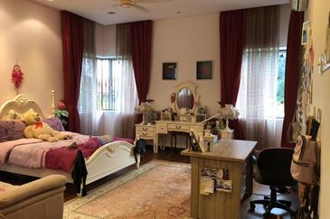 Country Heights Kajang 2 storey bungalow wt pool