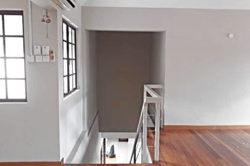 Country Heights Single Storey bungalow wt pool