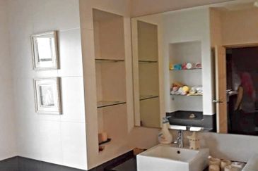 Country Heights Single Storey bungalow wt pool