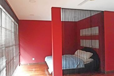 Country Heights Single Storey bungalow wt pool