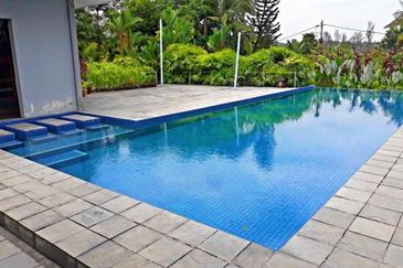 Country Heights Single Storey bungalow wt pool