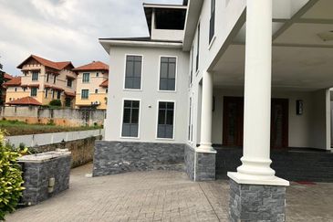 Country Heights Bungalow wt swimming pool