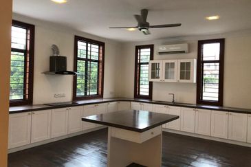 Country Heights Bungalow wt swimming pool