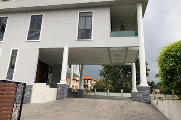 Country Heights Bungalow wt swimming pool