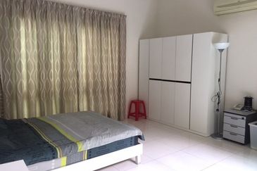 2 storey bungalow wt swimming pool