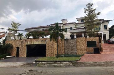 Country Heights Kajang 2 storey bungalow for sale