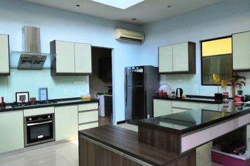 Country Heights Kajang 2 storey bungalow for sale