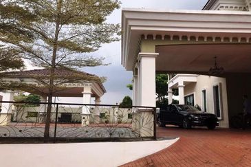 Country Heights Kajang 2 storey bungalow for sale