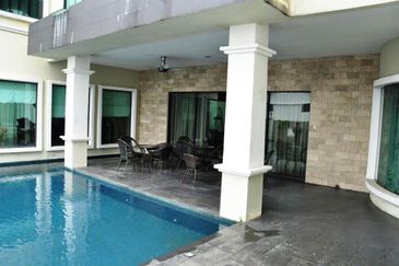 Country Heights Kajang 2 storey bungalow for sale