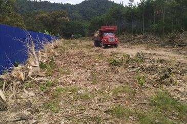1.5 acres Broga agriculture land