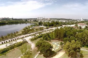 7.915 acres Commercial Land for sale