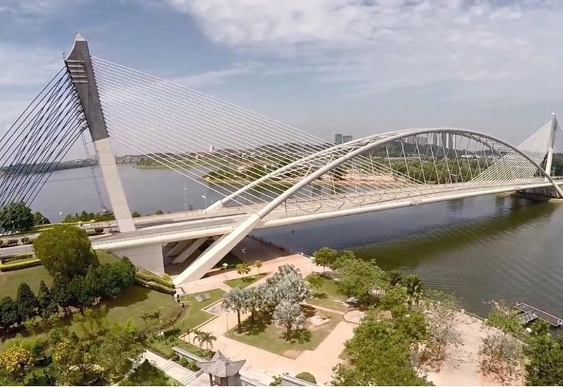 7.915 acres Commercial Land for sale