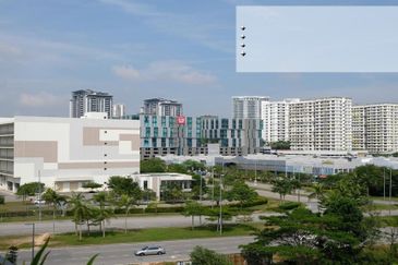 7.915 acres Commercial Land for sale