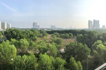 7.915 acres Commercial Land for sale