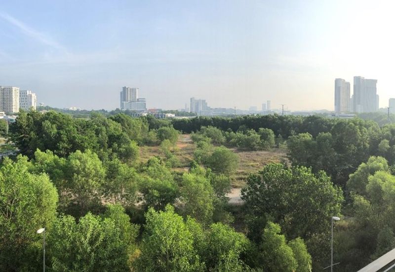 7.915 acres Commercial Land for sale