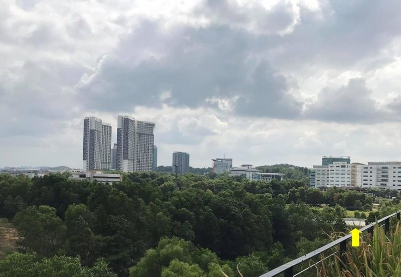 7.915 acres Commercial Land for sale