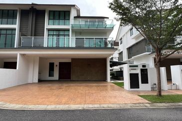 Restree Country Heights Kajang Super Semi D