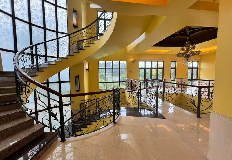 The Lotus of The Mines