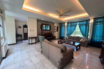 2 storey bungalow Pinggir Embun Pagi