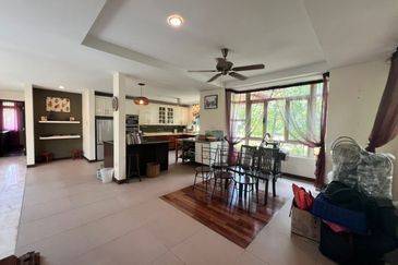 2 storey bungalow Pinggir Embun Pagi