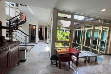 2 storey bungalow Pinggir Embun Pagi