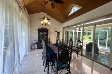 2 storey bungalow Pinggir Embun Pagi